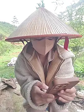 Helen-Tran online show from November 2025 02:48:02 AM