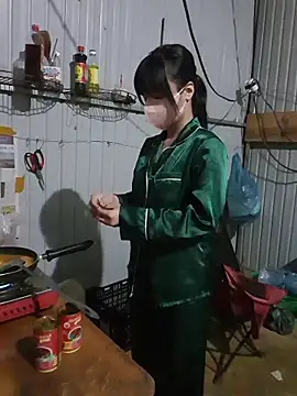 Helen-Tran online show from October 2025 12:04:02 PM