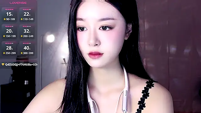 Nelly520 online show from November 2025 06:05:01 AM