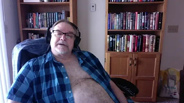 Vinyl22xh online show from April 2026 06:23:01 PM