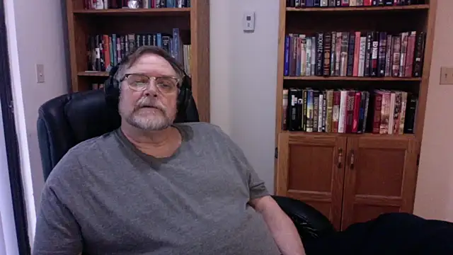 Vinyl22xh online show from April 2026 11:34:02 PM