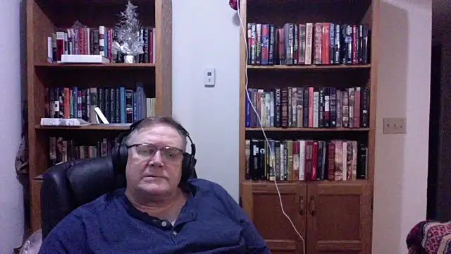 Vinyl22xh online show from June 2026 02:00:02 AM