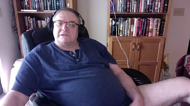 Vinyl22xh online show from June 2026 08:10:02 PM