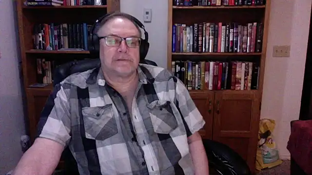 Vinyl22xh online show from May 2026 01:18:02 AM