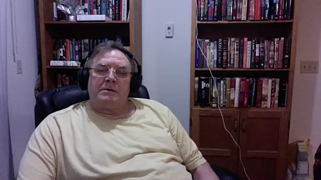 Vinyl22xh online show from June 2026 03:01:01 AM