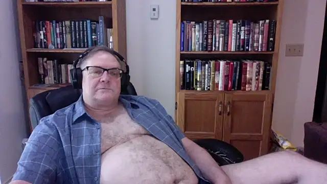 Vinyl22xh online show from May 2026 06:48:02 PM