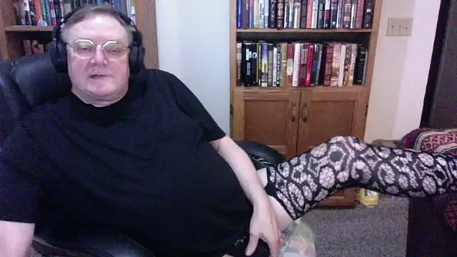 Vinyl22xh online show from May 2026 05:40:01 AM