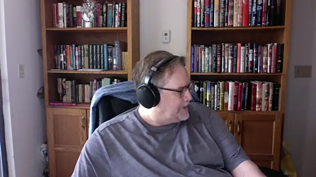 Vinyl22xh online show from April 2026 10:01:02 PM