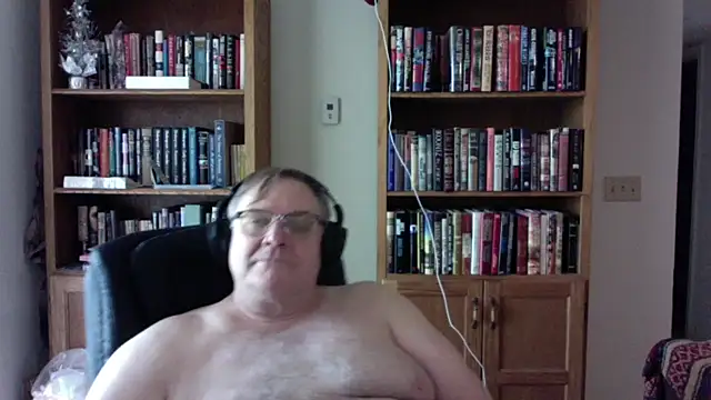 Vinyl22xh online show from June 2026 08:37:02 PM