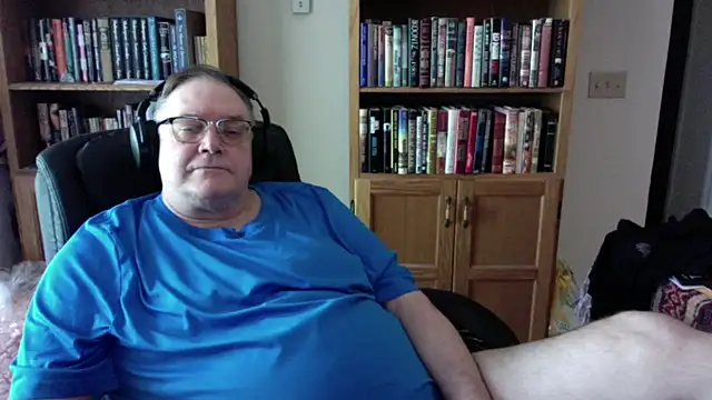 Vinyl22xh online show from July 2026 06:03:02 PM