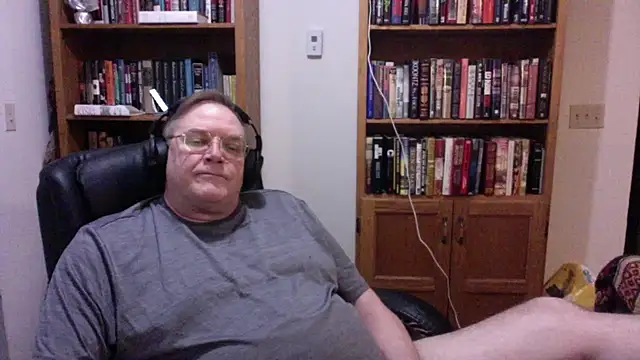 Vinyl22xh online show from June 2026 02:06:01 AM