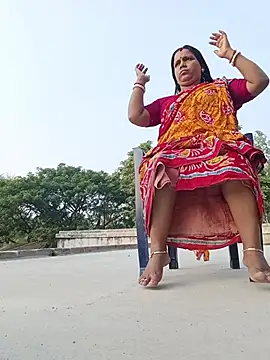 reya743 online show from December 2025 10:04:01 AM