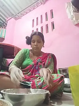 reya743 online show from February 2026 01:35:02 PM