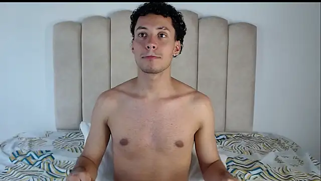 aroncooper1 online show from October 2025 04:03:01 PM