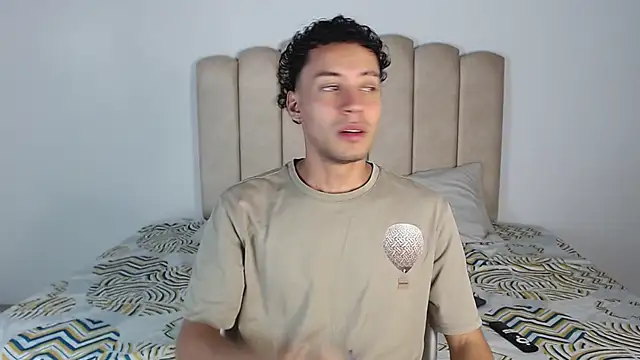 aroncooper1 online show from November 2025 04:05:02 AM