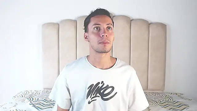 aroncooper1 online show from November 2025 08:14:01 PM