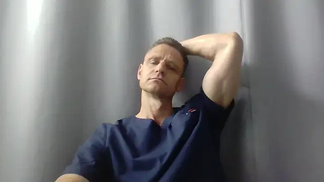 Snapshot of Freeze_Fire chatting on July 2026 06:53:02 AM Freeze Fire online show from July 2026 06:53:02 AM