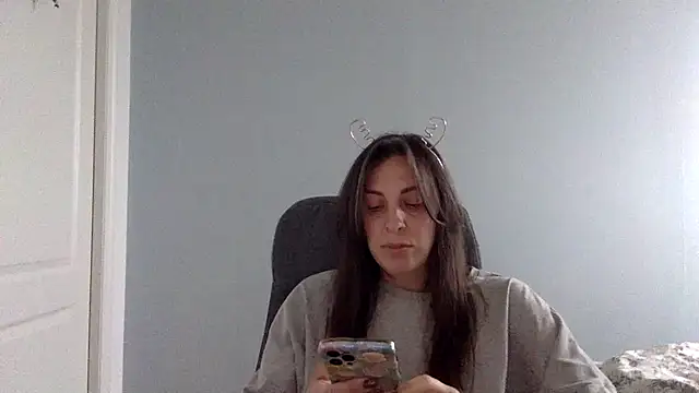 Myronell online show from October 2025 10:39:01 AM