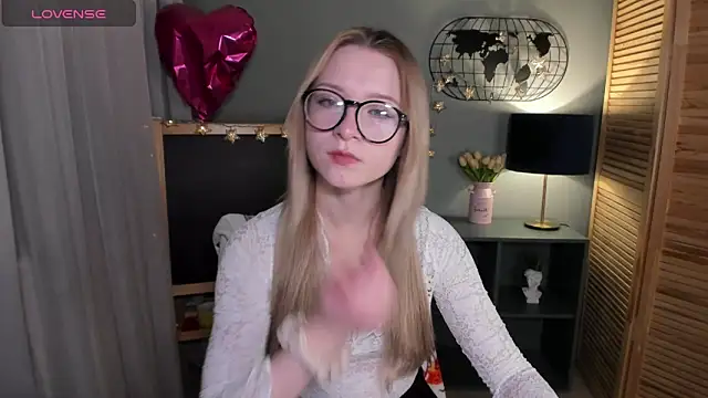 Snapshot of elliupp chatting on October 2025 08:22:01 AM elliupp online show from October 2025 08:22:01 AM