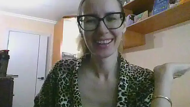 Snapshot of Norivann chatting on October 2025 09:41:01 AM Norivann online show from October 2025 09:41:01 AM