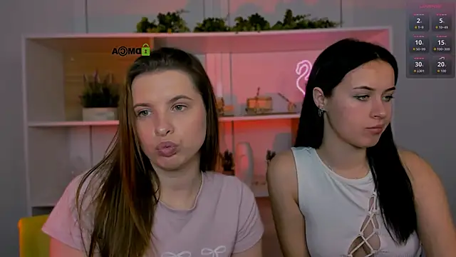 lola swon online show from October 2025 07:15:02 PM