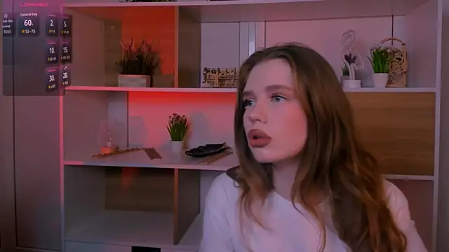 lola swon online show from October 2025 07:14:02 PM