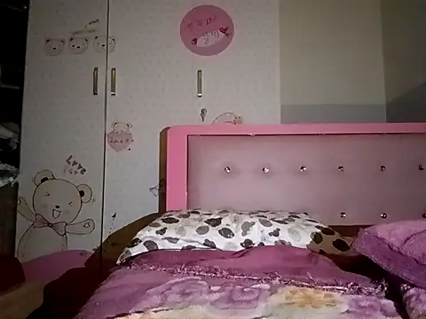 Snapshot of Soin18 chatting on November 2025 05:33:02 AM Soin18 online show from November 2025 05:33:02 AM