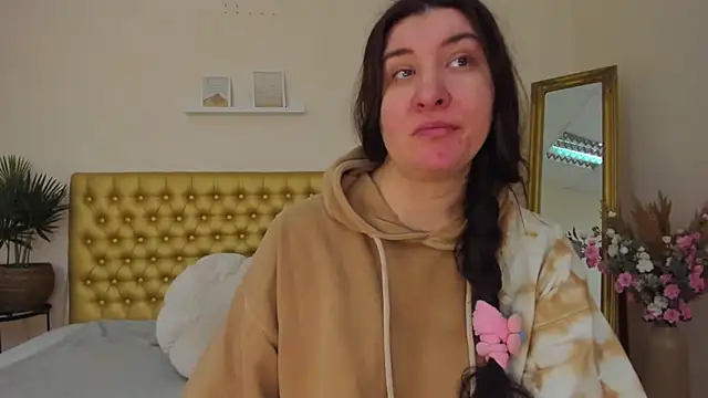 TrishaDarks online show from March 2026 06:14:02 AM