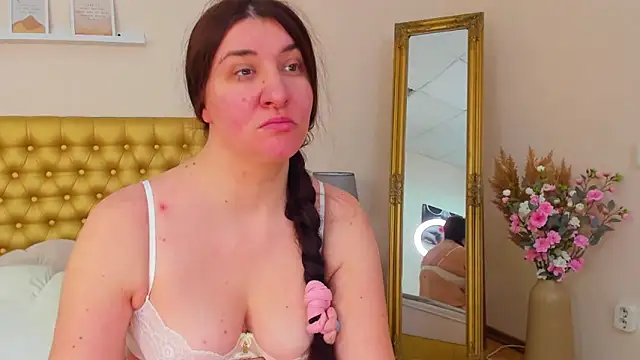 TrishaDarks online show from April 2026 05:03:01 AM