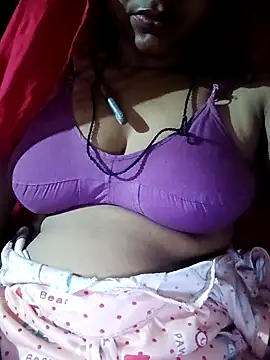 Snapshot of BHABHI_MALLU chatting on October 2025 04:42:02 PM BHABHI MALLU online show from October 2025 04:42:02 PM
