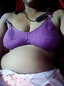 Snapshot of BHABHI_MALLU chatting on September 2025 06:02:01 PM BHABHI MALLU online show from September 2025 06:02:01 PM