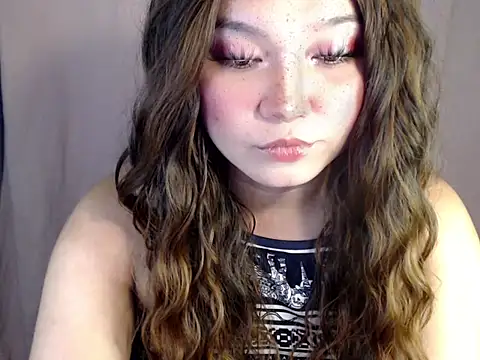 Eyes-on-me online show from November 2025 04:17:01 PM