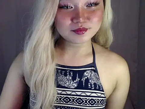 Eyes-on-me online show from October 2025 05:56:02 PM