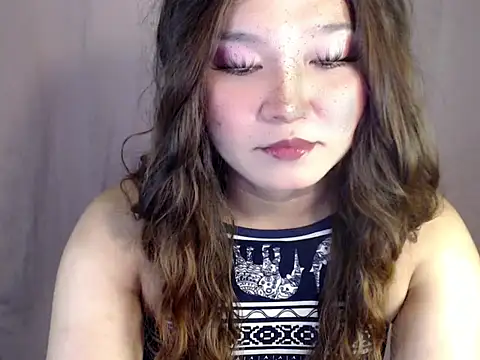 Eyes-on-me online show from November 2025 04:51:01 PM