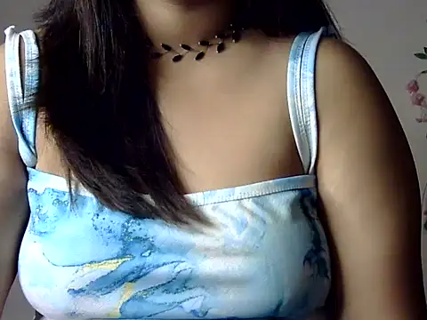 Aaliya02 online show from November 2025 08:09:02 AM