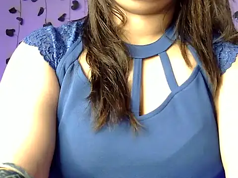 Aaliya02 online show from November 2025 02:33:01 AM