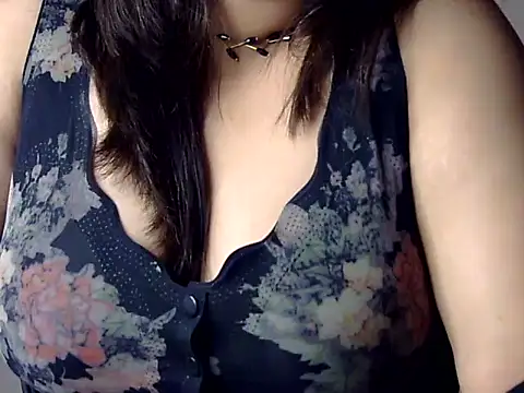 Aaliya02 online show from November 2025 08:24:01 PM