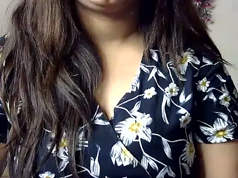 Snapshot of Aaliya02 chatting on June 2026 11:20:02 PM Aaliya02 online show from June 2026 11:20:02 PM