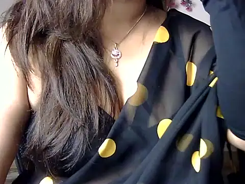 Snapshot of Aaliya02 chatting on June 2026 02:34:02 AM Aaliya02 online show from June 2026 02:34:02 AM
