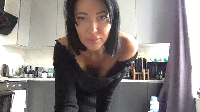 Snapshot of Veymoria chatting on October 2025 09:56:01 AM Veymoria online show from October 2025 09:56:01 AM