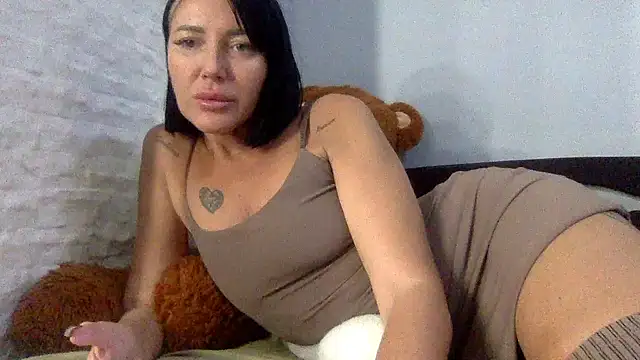 Veymoria online show from November 2025 11:03:02 PM