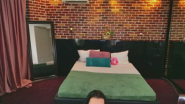 MeganSin  online show from December 2025 05:43:01 AM