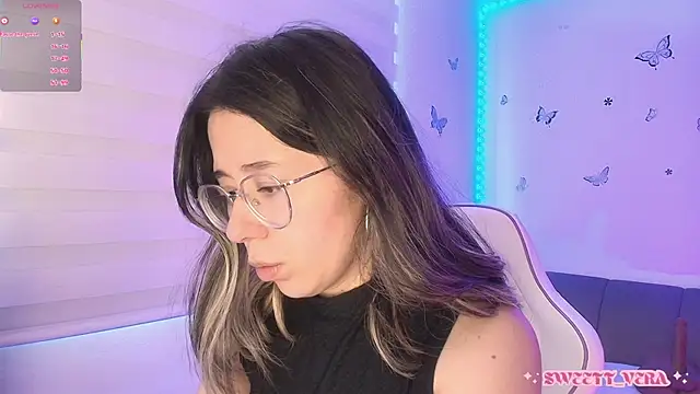 sweettvera online show from April 2026 01:12:02 PM