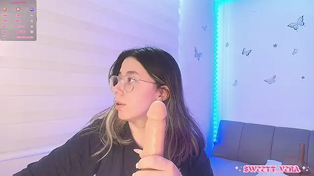sweettvera online show from April 2026 08:57:02 PM