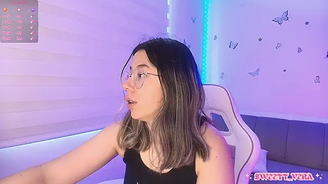 sweettvera online show from April 2026 01:04:02 PM