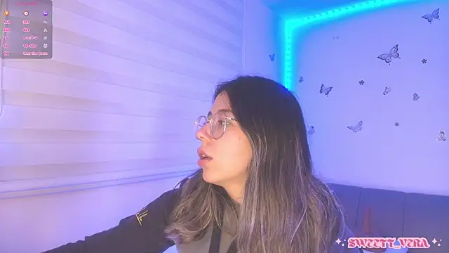 Snapshot of sweettvera chatting on June 2026 03:28:02 AM sweettvera online show from June 2026 03:28:02 AM