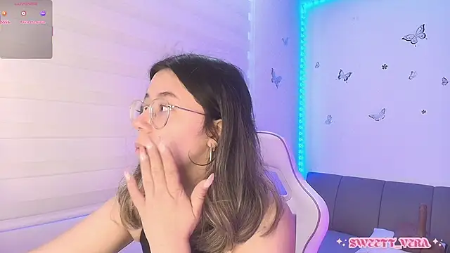 sweettvera online show from May 2026 02:00:02 PM
