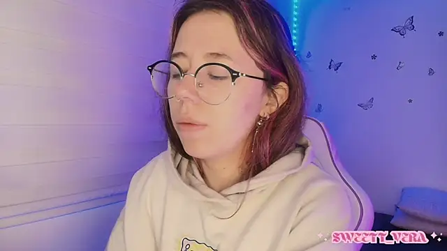 Snapshot of sweettvera chatting on November 2025 11:02:02 AM sweettvera online show from November 2025 11:02:02 AM