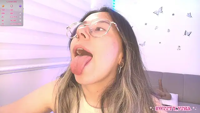 Snapshot of sweettvera chatting on June 2026 10:37:01 PM sweettvera online show from June 2026 10:37:01 PM