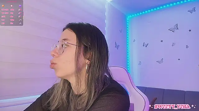 sweettvera online show from April 2026 01:35:01 PM